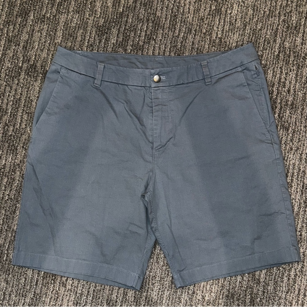Lululemon Brand new, worn less than five times, in perfect condition.